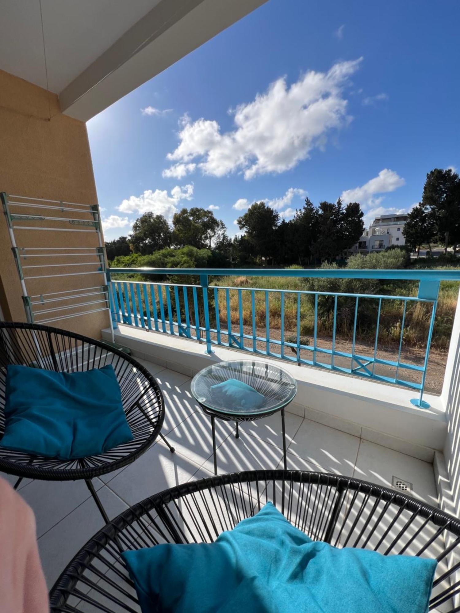 Iris Village Grand Apartment Paphos Exterior photo